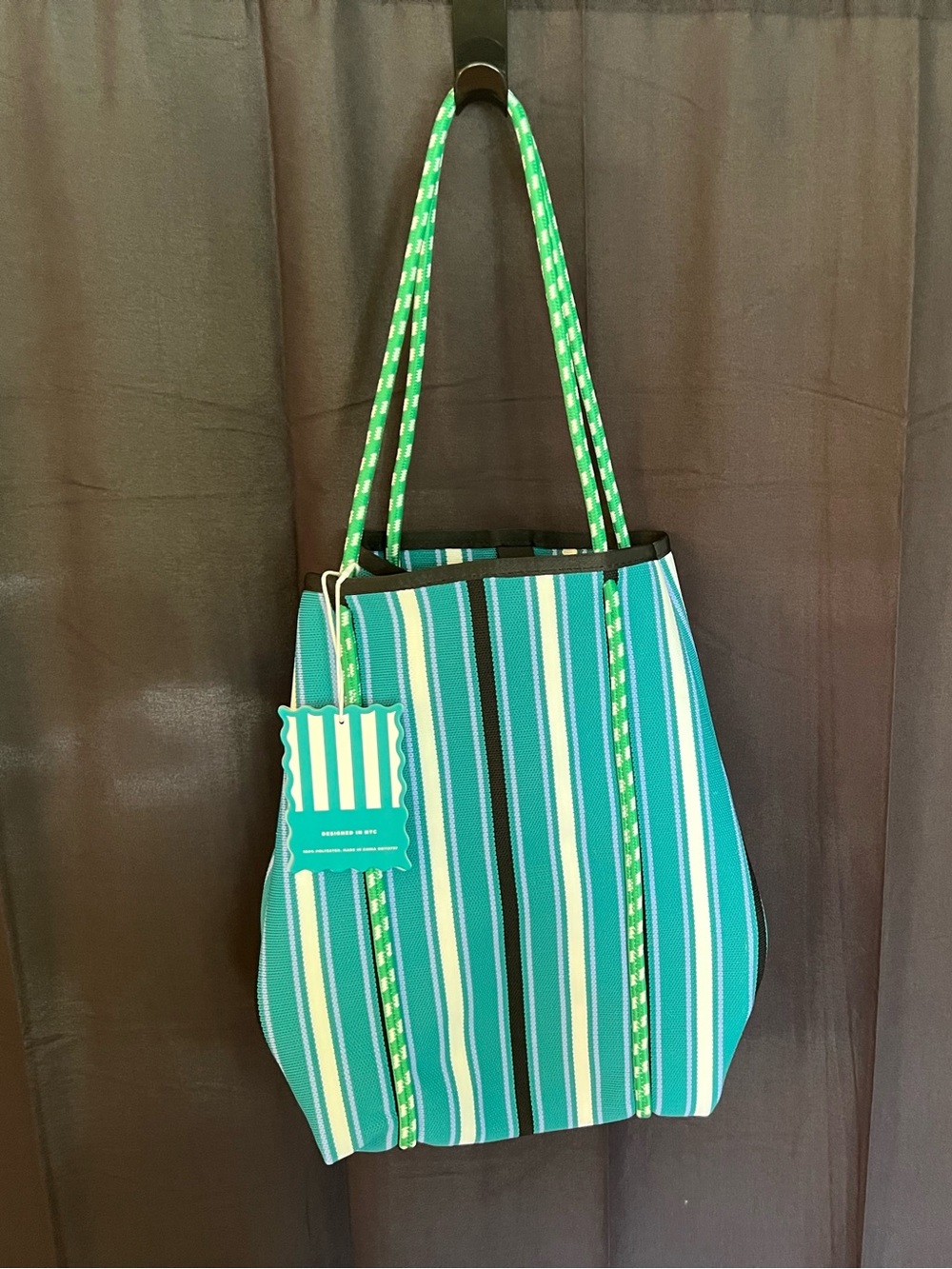 Vivere Teal & Green Reusable
Expandable Tote Bag with Pockets